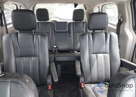 2013 Chrysler Town & Country Touring z USA, uszkodzony, nr VIN 2C4RC1BGXDR665255